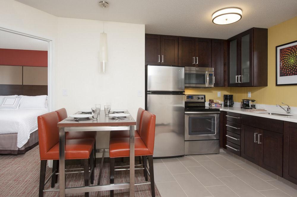 Residence Inn By Marriott Bloomington Exteriör bild