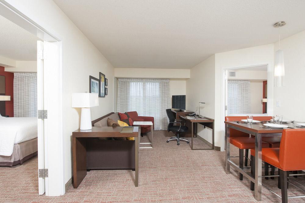 Residence Inn By Marriott Bloomington Exteriör bild
