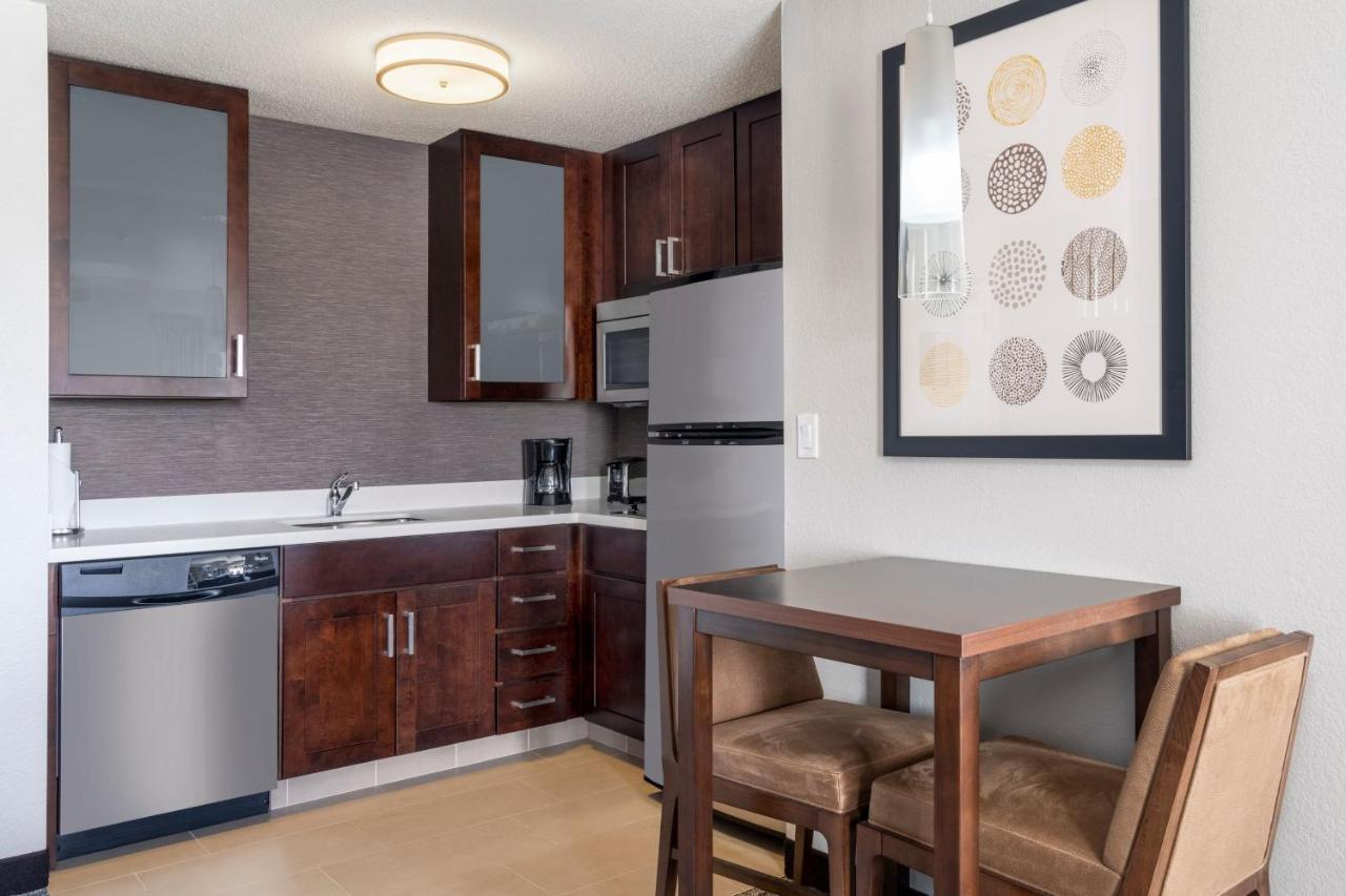 Residence Inn By Marriott Bloomington Exteriör bild