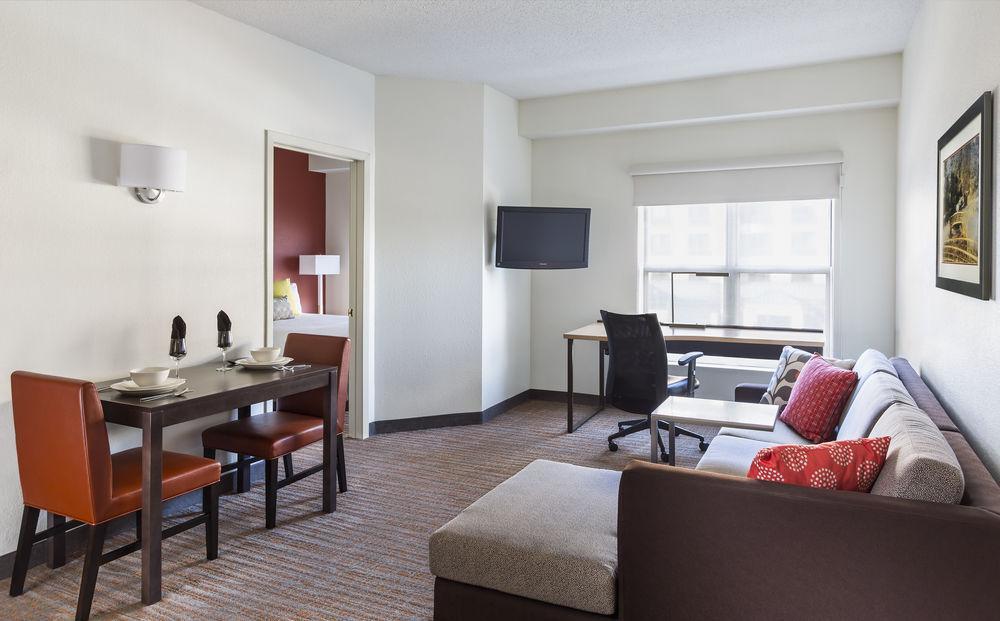 Residence Inn By Marriott Bloomington Exteriör bild